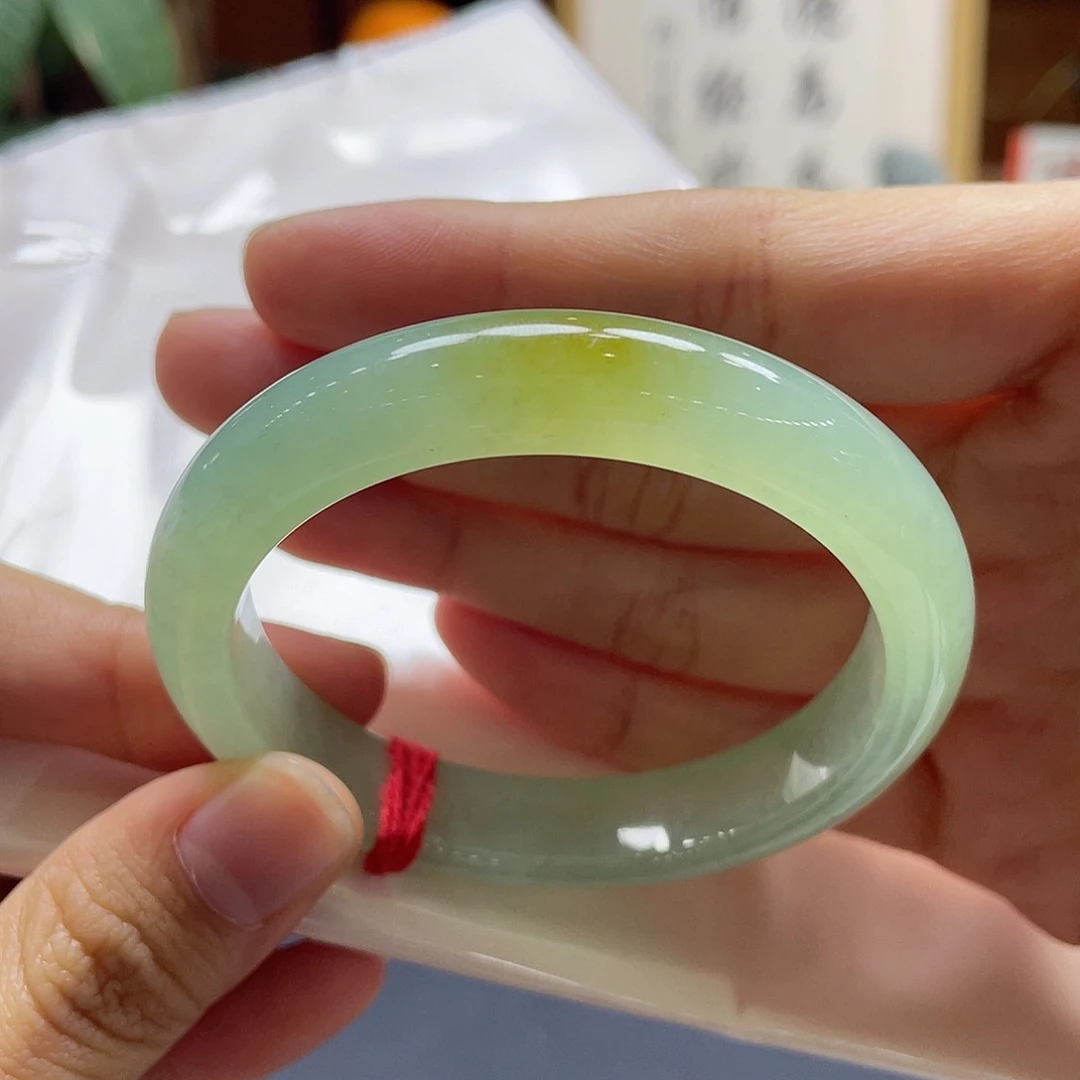 翡翠未镶嵌手镯57 号