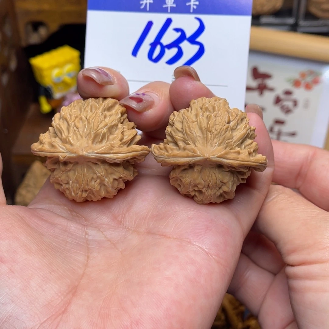 桃核把件公子帽40李。