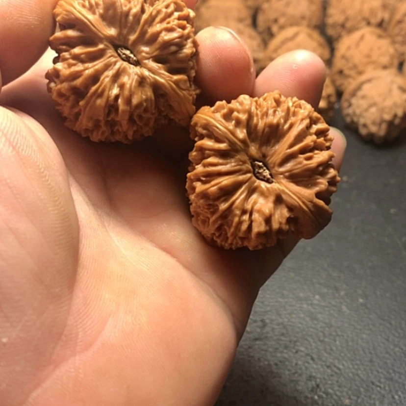 【闪购商品】文玩核桃把件不****嗨南疆