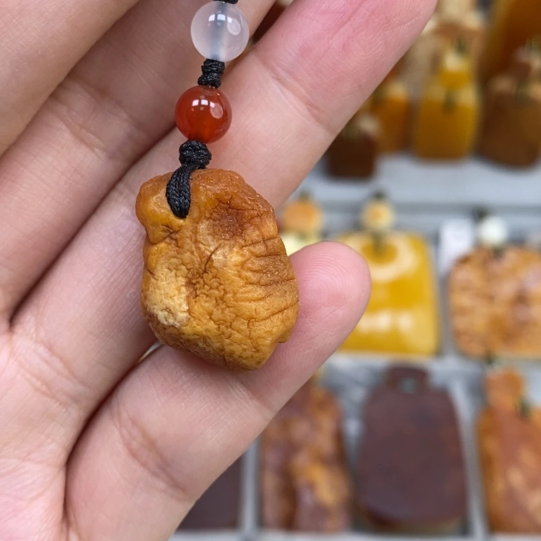 蜜蜡未镶嵌珠宝奇石