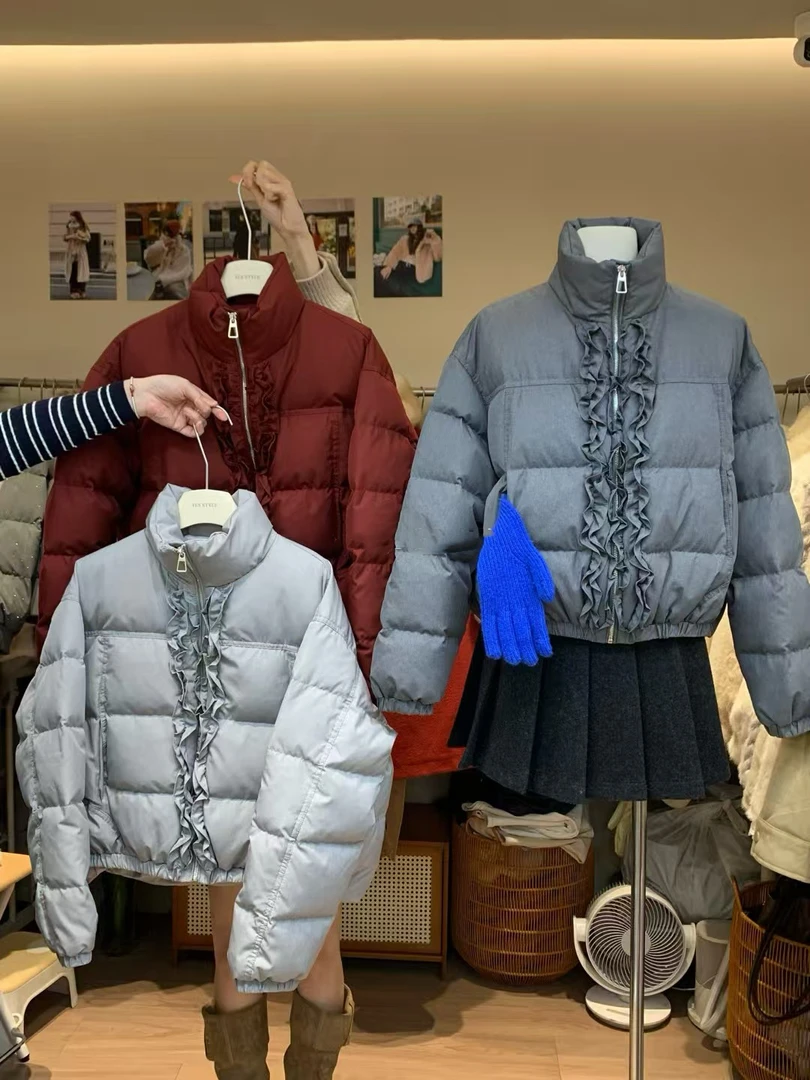 十三行红色木耳花边立领羽绒服女显白显气色休闲小个子宽松面包服