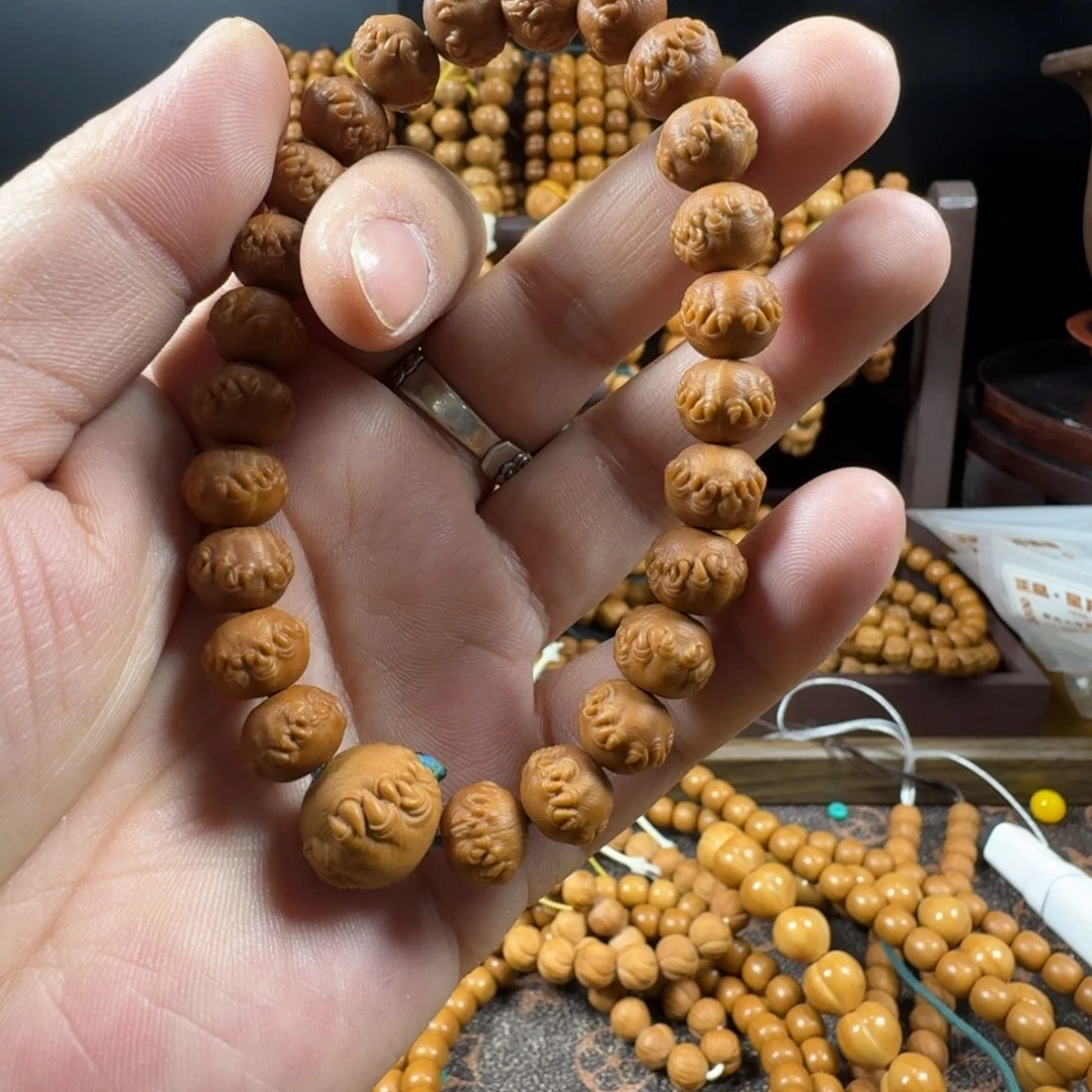 吊坠猴头核桃二等微微瑕吞噬