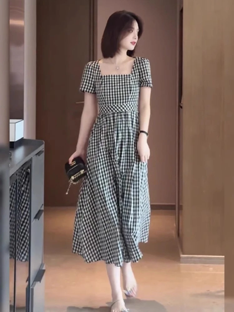 大码胖妹妹遮肚显瘦连衣裙女夏季2025新款赫本风收腰时尚格子长裙