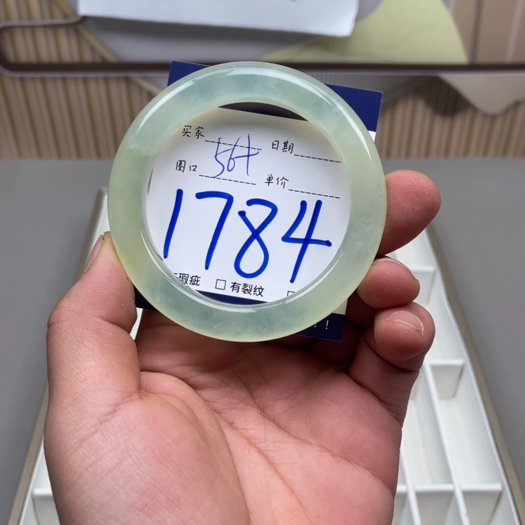 岫玉手镯手镯未镶嵌