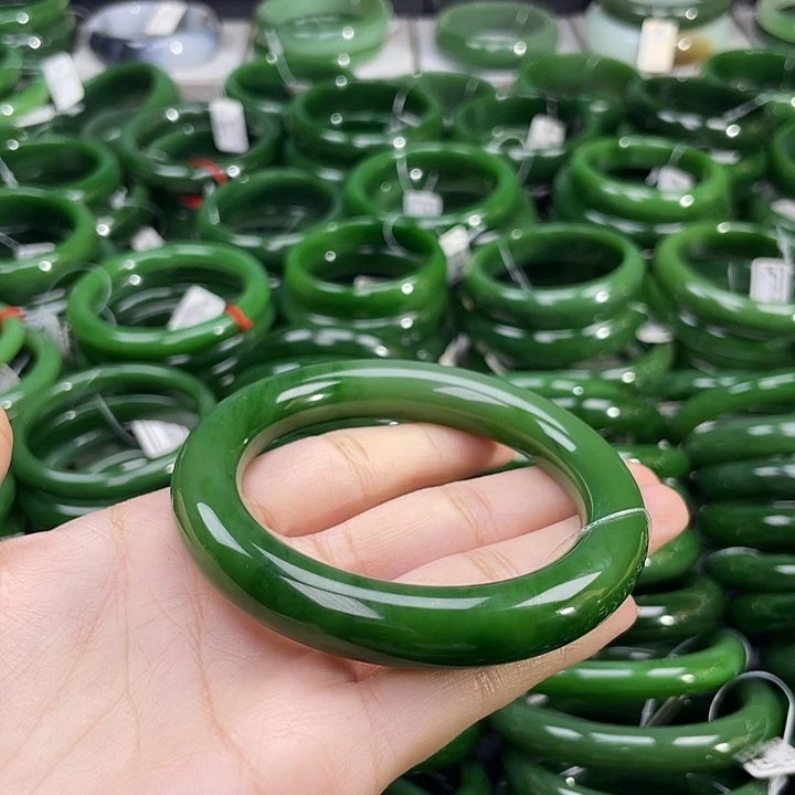 未镶嵌手镯和田玉（碧玉）