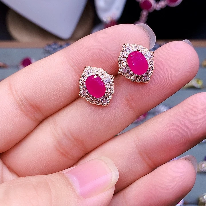 银S925镶嵌红宝石耳饰