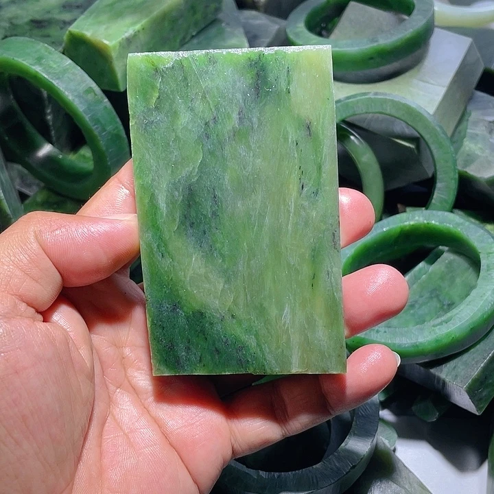 和田玉（碧玉）未镶嵌颈饰