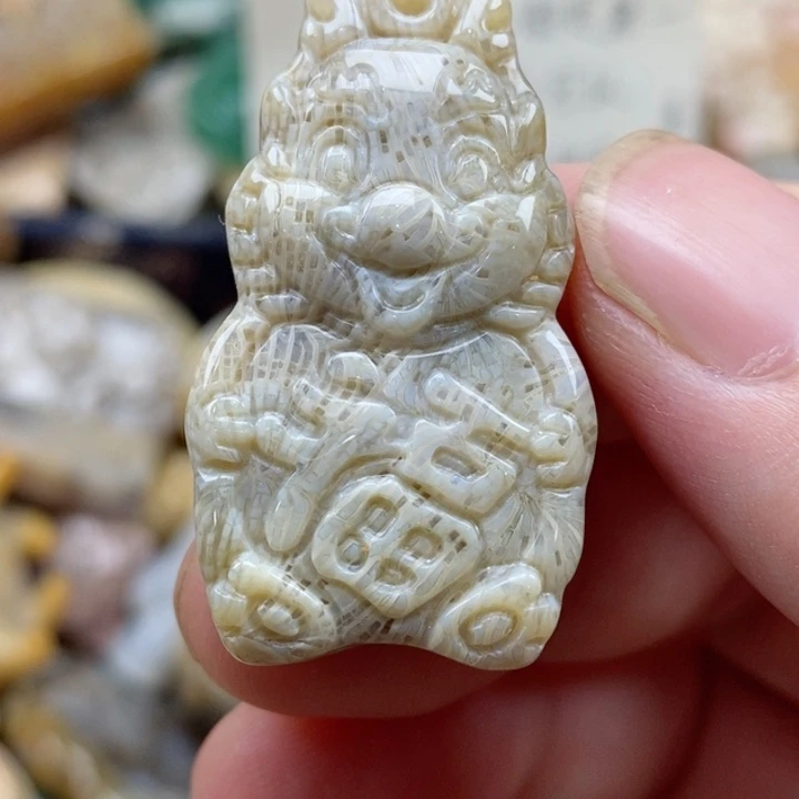 硅化珊瑚（珊瑚玉）未镶嵌颈饰小