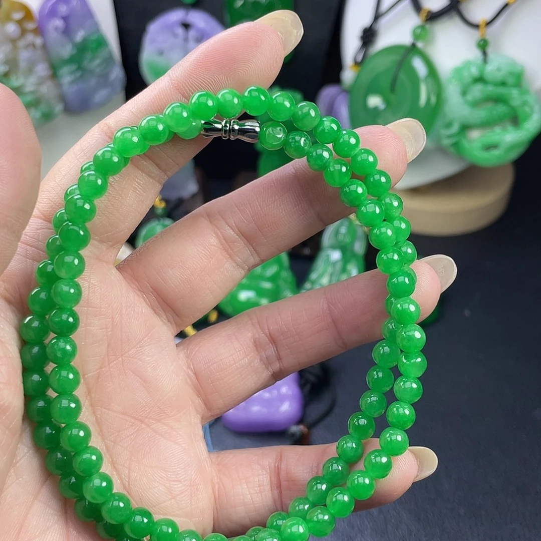 翡翠未镶嵌吊坠(赠链)