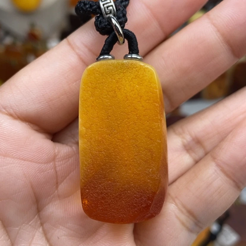 【闪购商品】琥珀颈饰未镶嵌