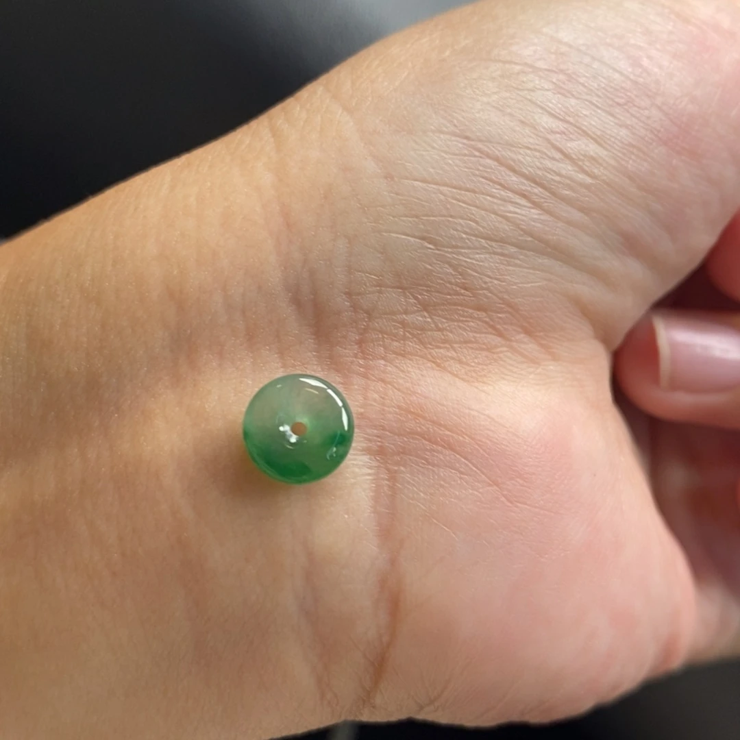 翡翠裸石飘绿平安扣8.0/2.7