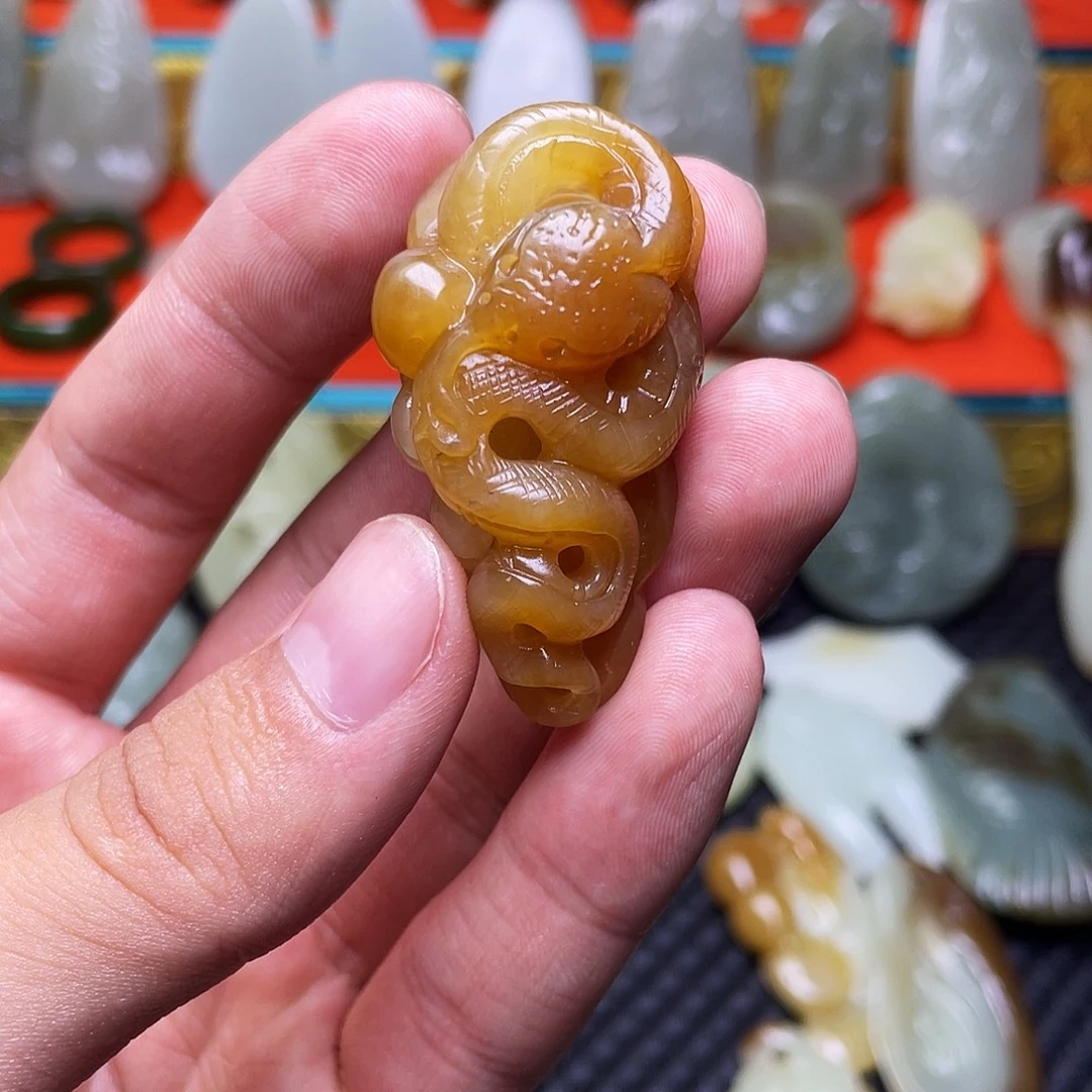 用***8和田玉未镶嵌颈饰