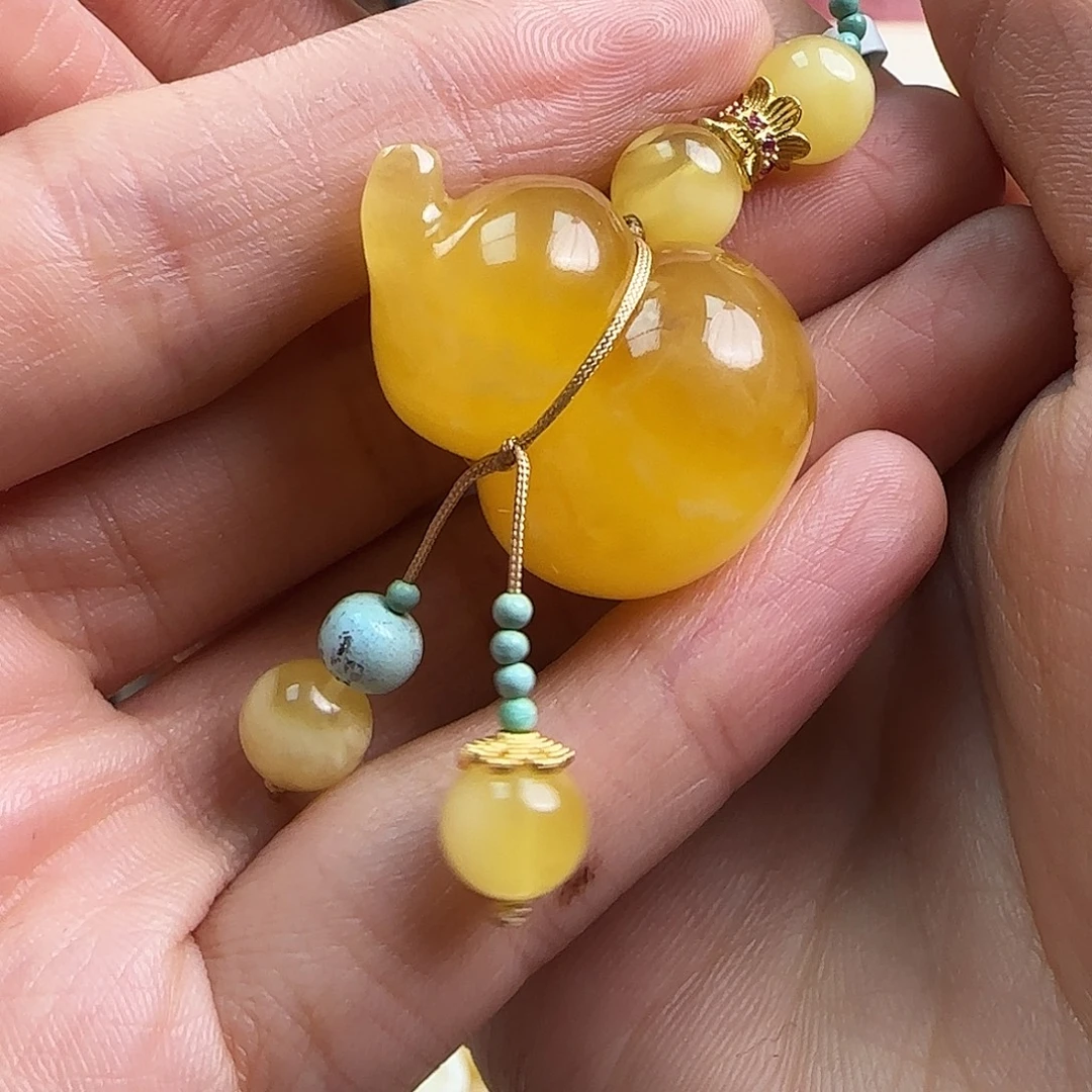 蜜蜡未镶嵌珠宝奇石