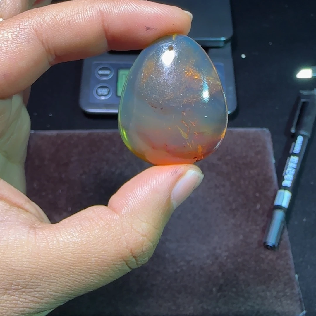 琥珀未镶嵌裸石琥珀