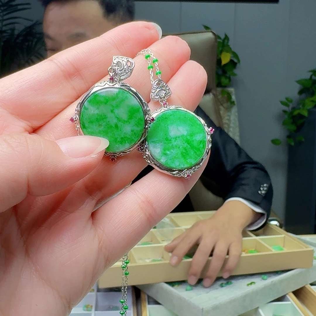 翡翠银S925镶嵌吊坠(赠链)多样性发货其一