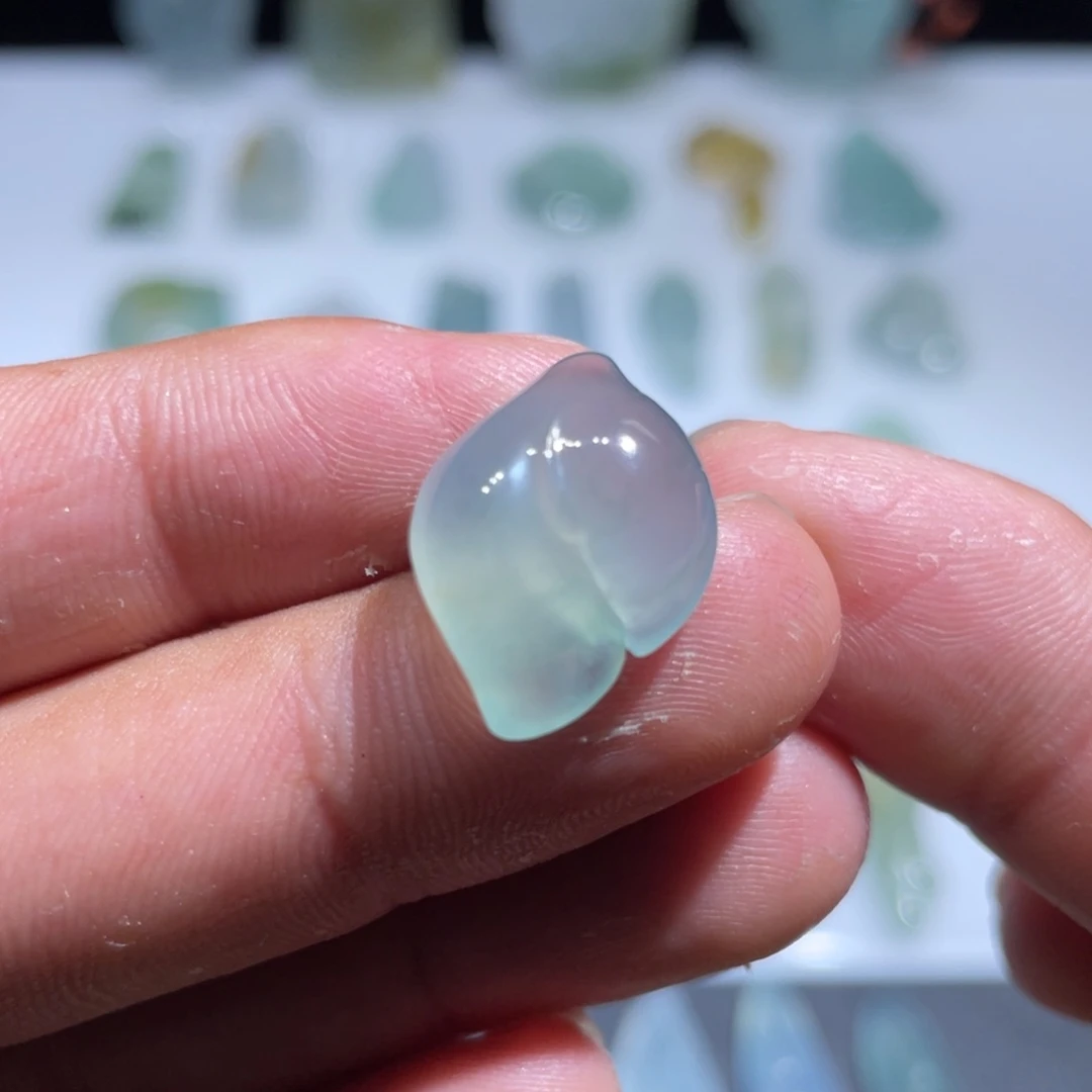 未镶嵌定制翡翠随形玉兰花