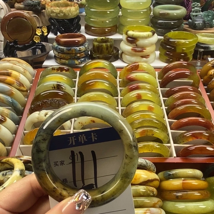 蛇纹石玉未镶嵌手镯52