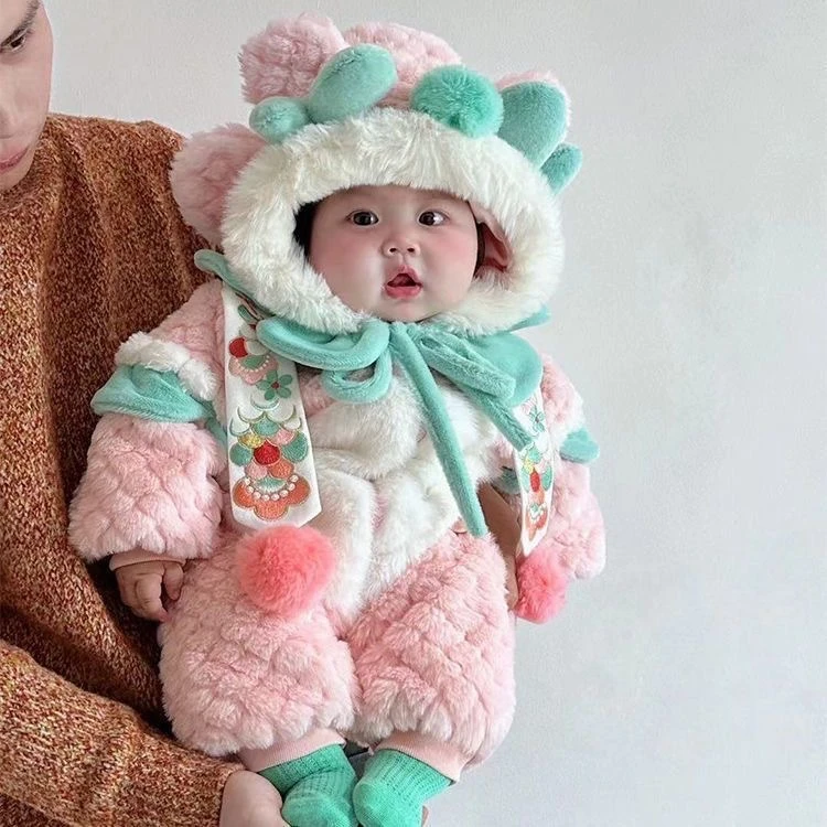 宝宝冬天衣服超萌婴儿服冬款外出服可爱洋气婴幼儿加绒加厚百日服