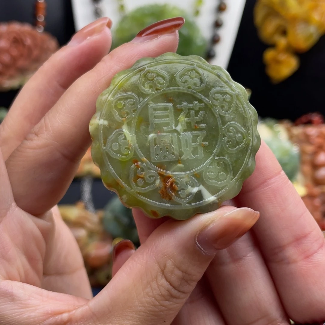 未镶嵌蛇纹石玉颈饰