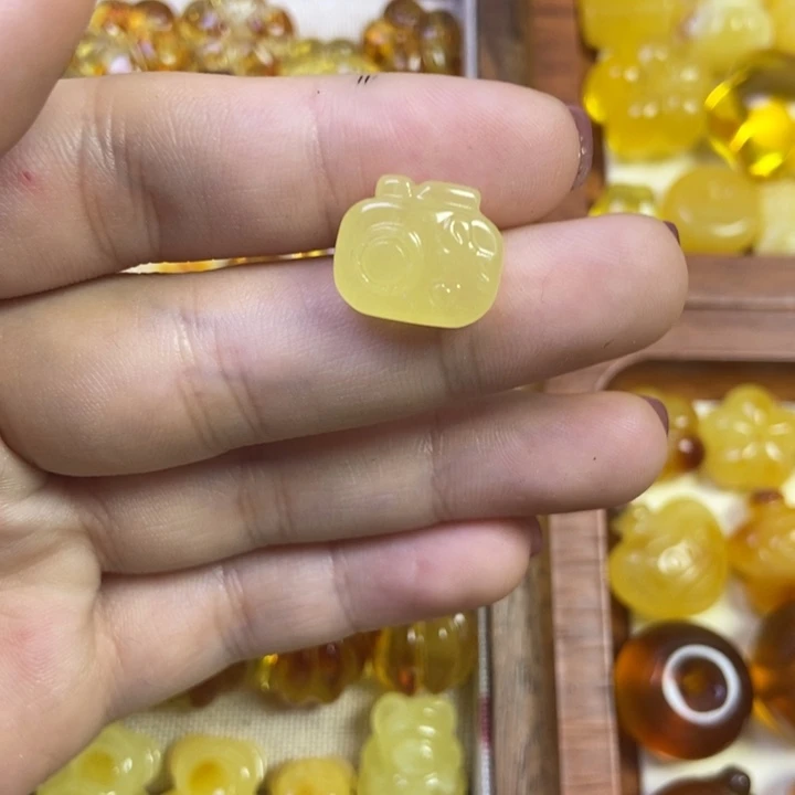 橄榄核吊坠照相机