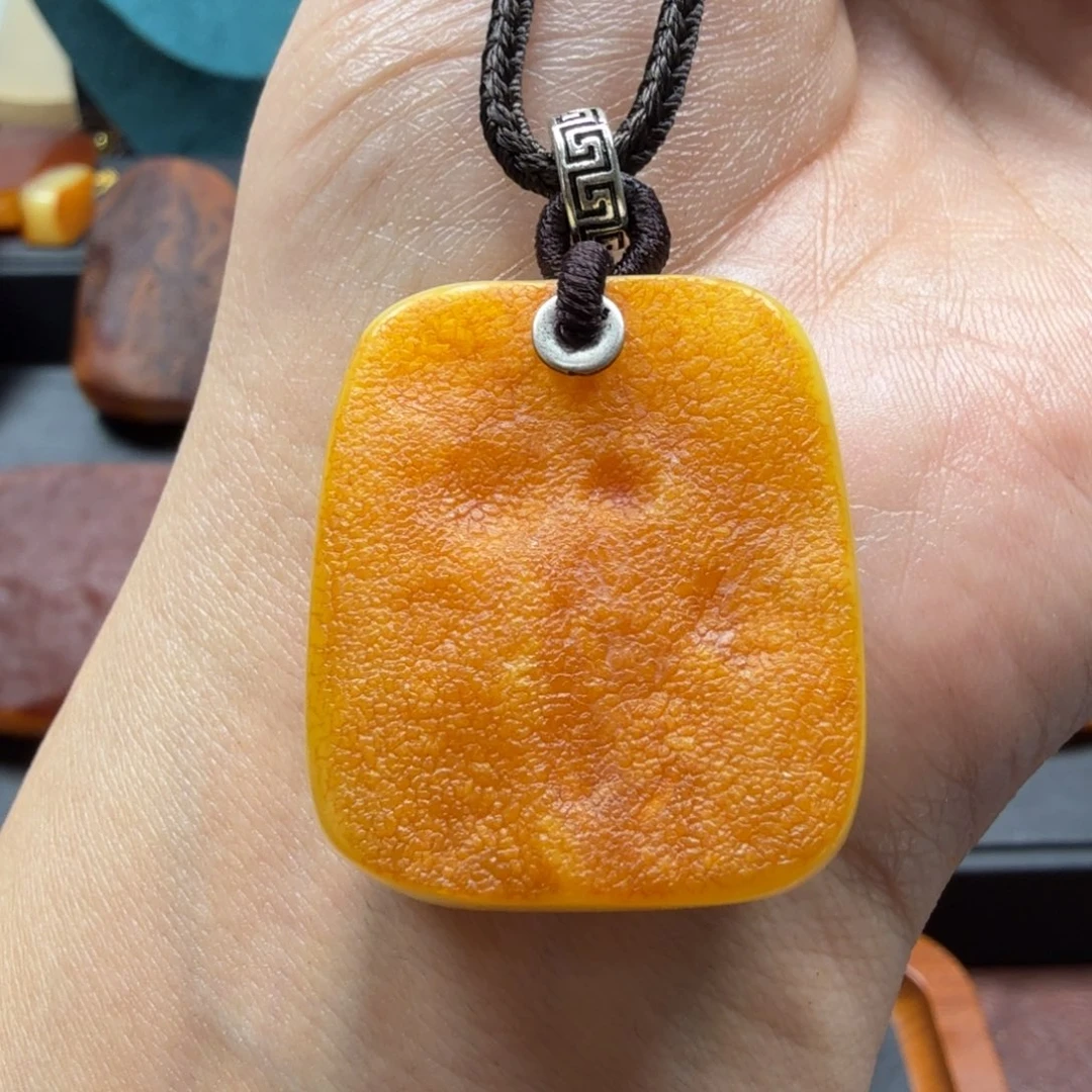 琥珀吊坠(赠链)未镶嵌