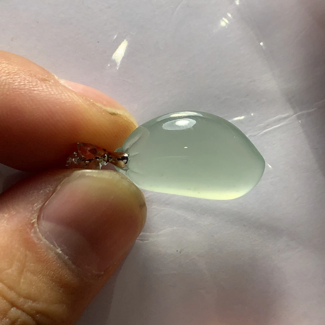 翡翠未镶嵌颈饰福瓜