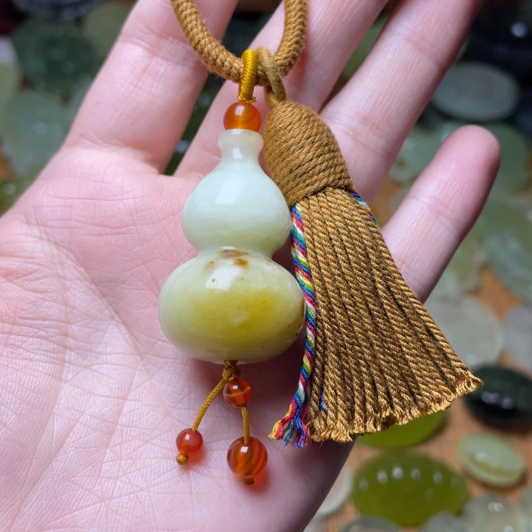 蛇纹石玉未镶嵌包挂