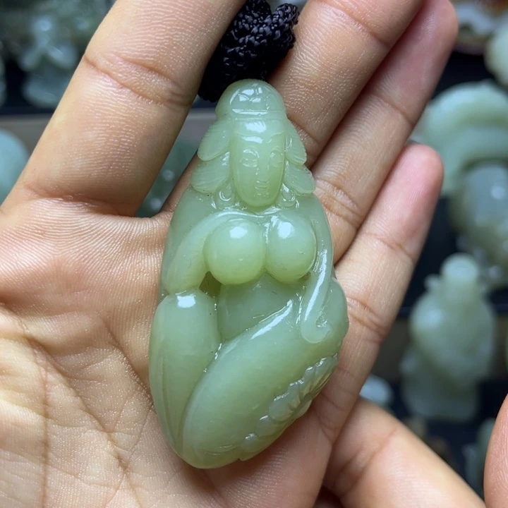 和田玉未镶嵌颈饰