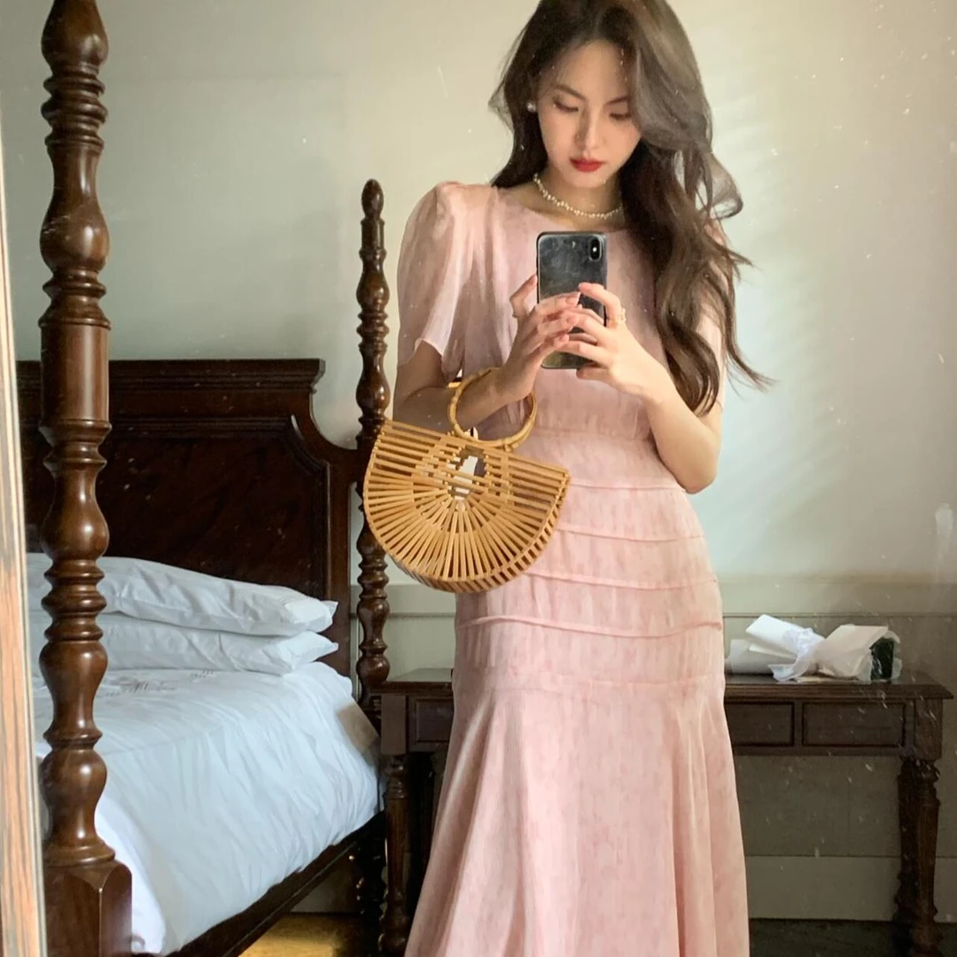 法式温柔粉色连衣裙女夏季新款名媛气质女神范修身收腰雪纺鱼尾裙