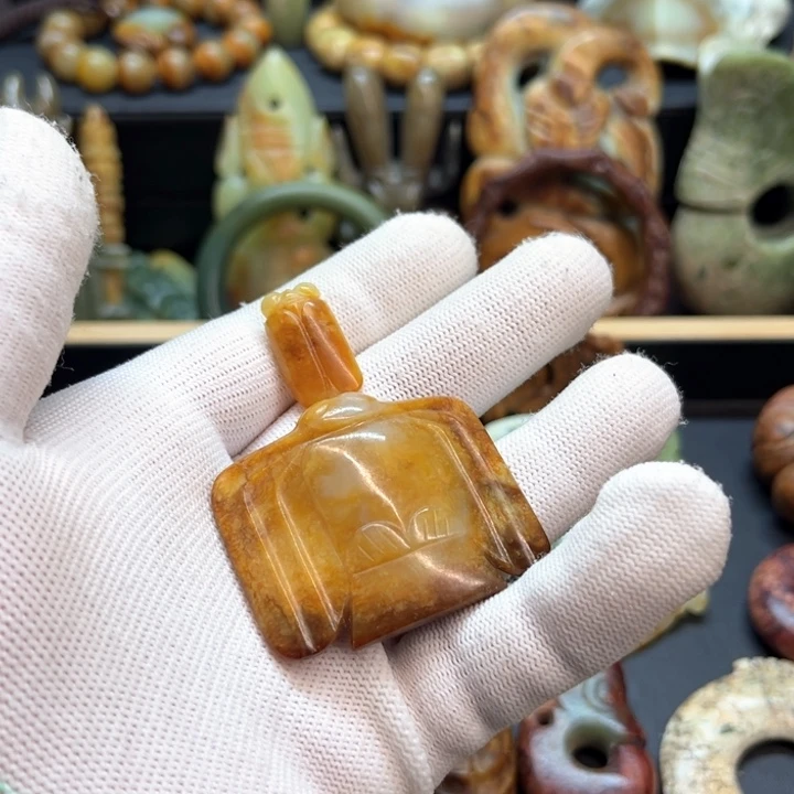 未镶嵌岫岩河磨玉（透闪石质玉）车挂用****0