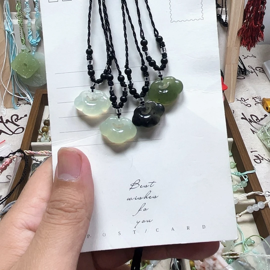 蛇纹石玉合金颈饰