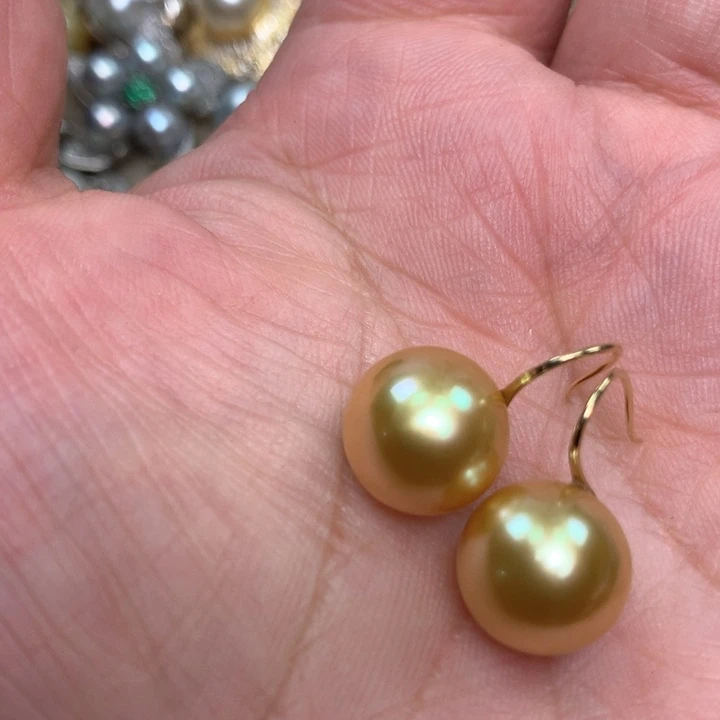 18K金镶嵌耳饰海水珍珠