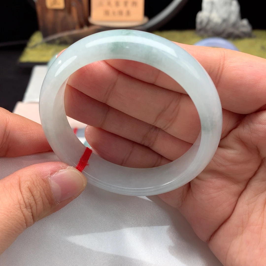 翡翠未镶嵌手镯纯天然