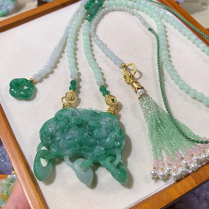 翡翠未镶嵌颈饰翡翠吊坠