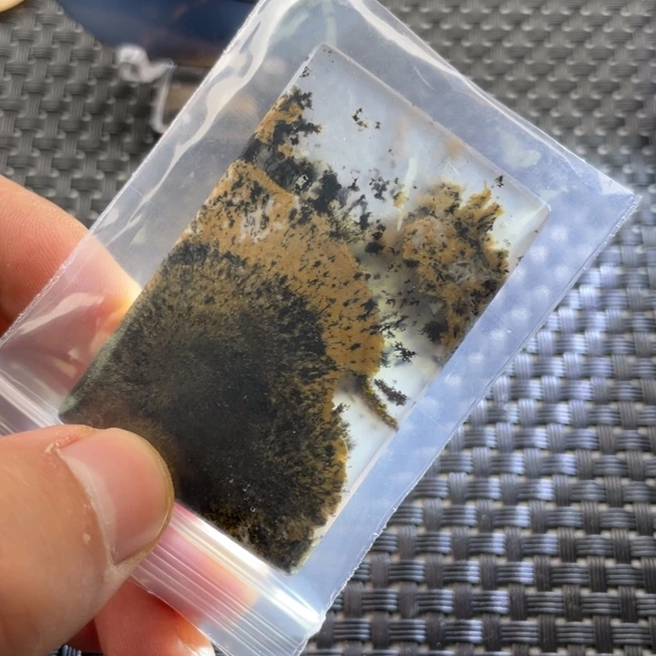 西***瑶玛瑙/玉髓未镶嵌颈饰