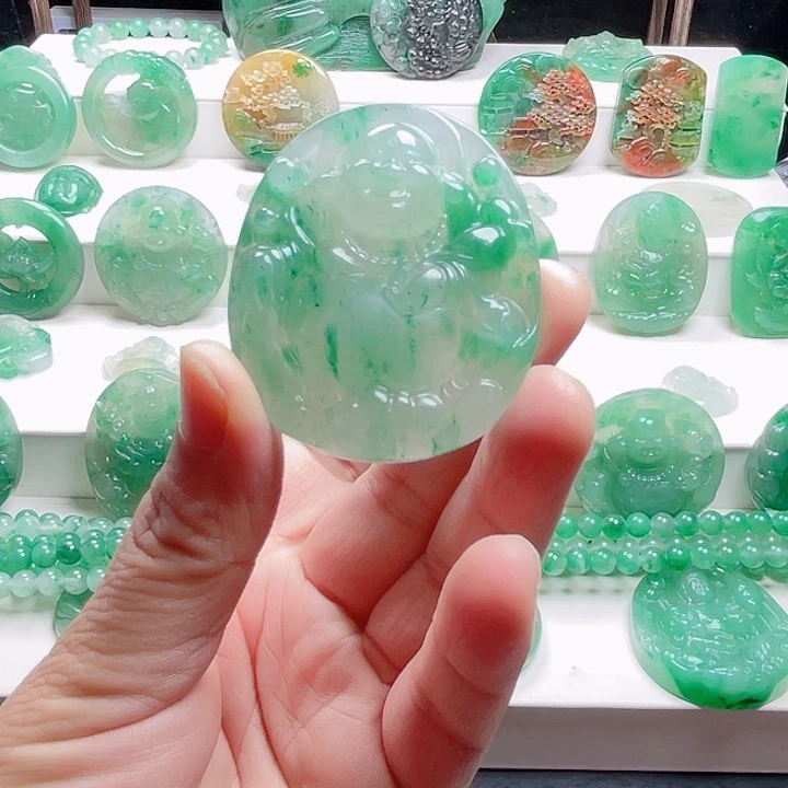 熙***林石英质玉未镶嵌手链