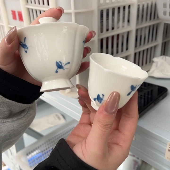 两件套哈哈哈哈哈哈