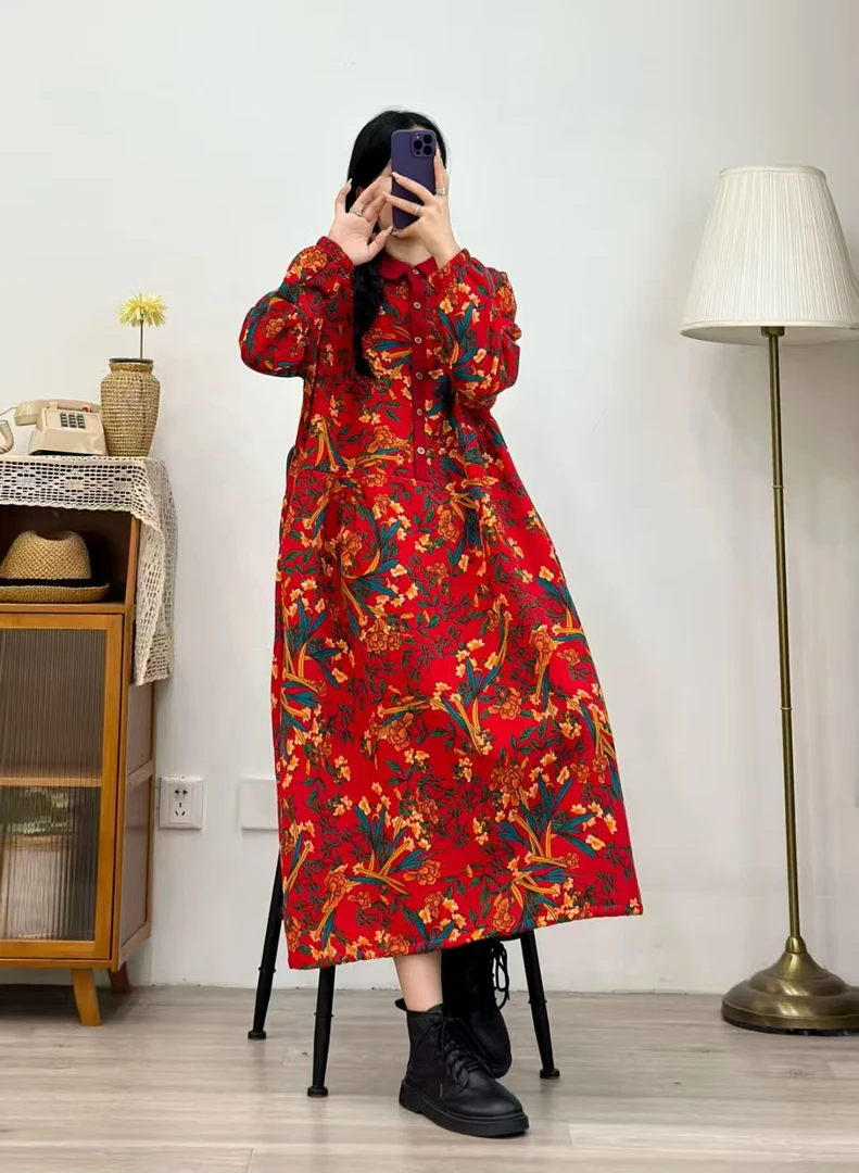 加绒加厚显瘦百搭休闲直筒时尚碎花加绒连衣裙复古红色长款秋冬