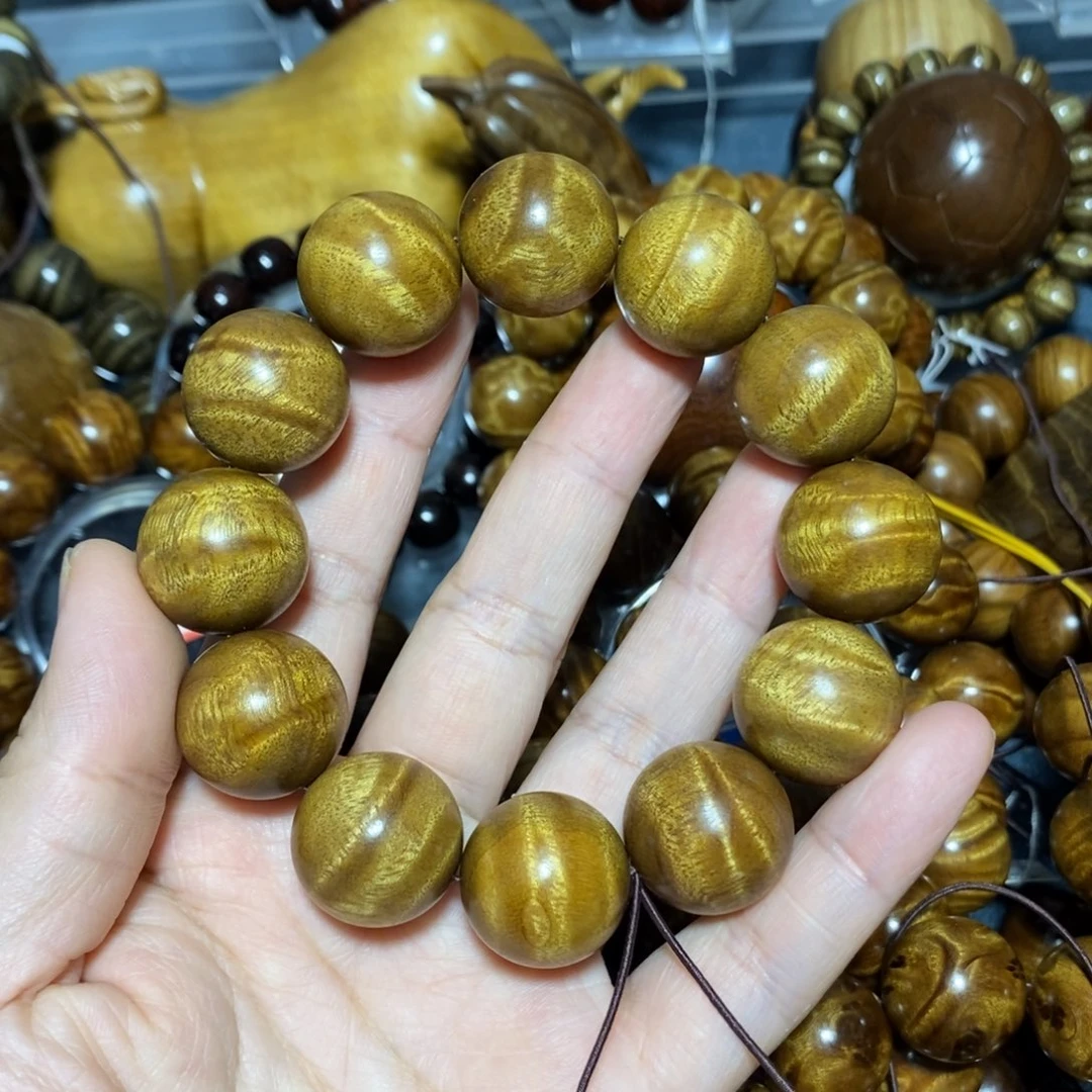 金丝楠木雕工艺精湛20