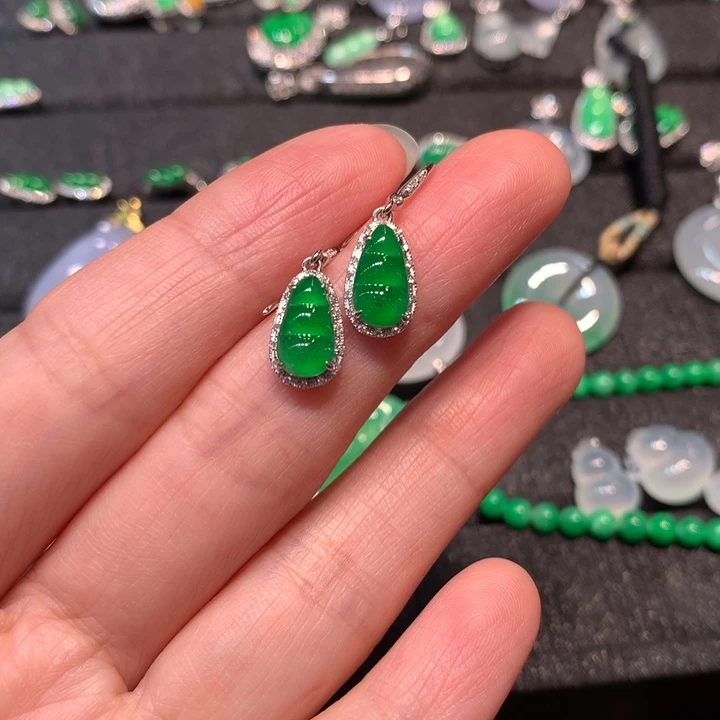 【闪购商品】18K金镶嵌翡翠耳饰翡翠