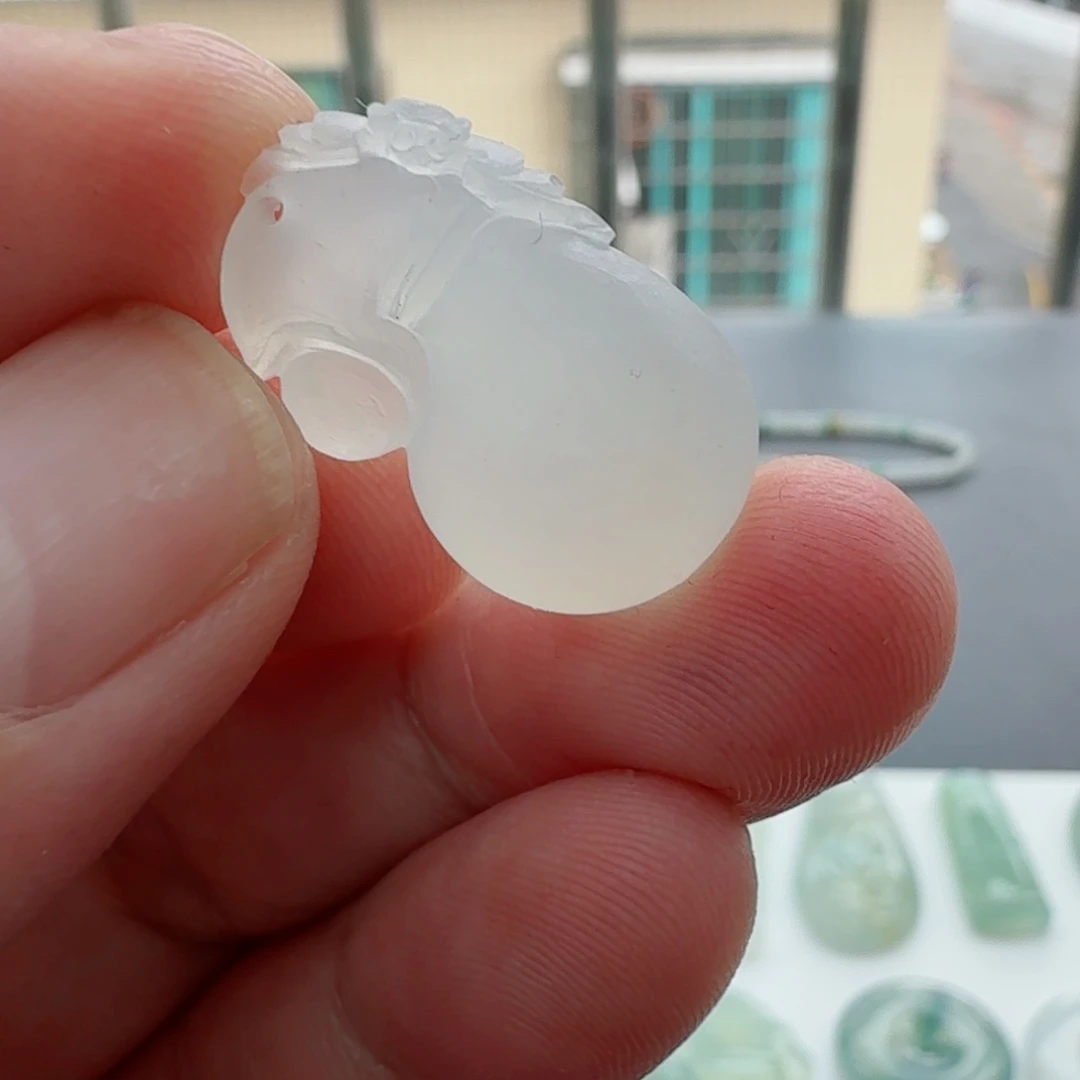 定制翡翠未镶嵌挂件