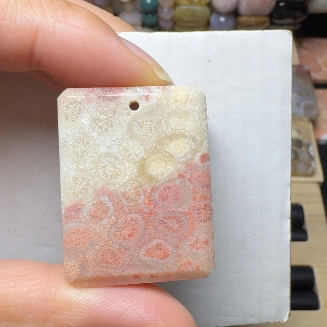 硅化玉未镶嵌嫩嫩的双色