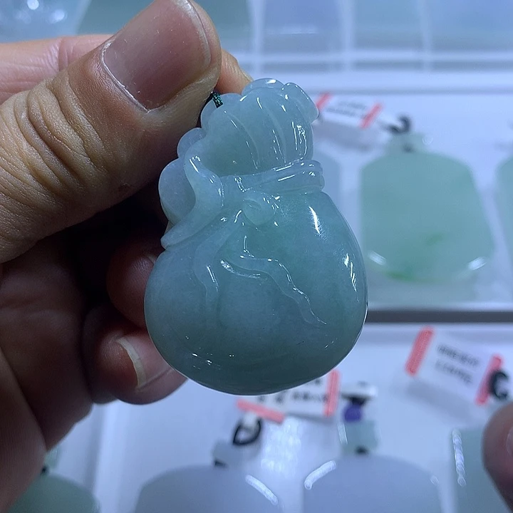 翡翠未镶嵌颈饰天然翡翠A货吊坠