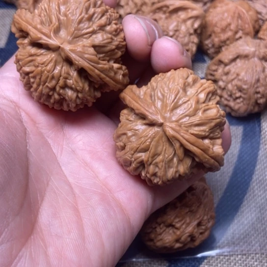 吊坠文玩核桃大白