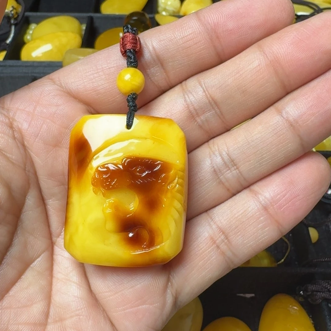 琥珀颈饰未镶嵌力****西