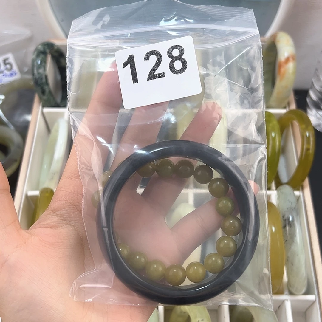 青***l蛇纹石玉未镶嵌手镯