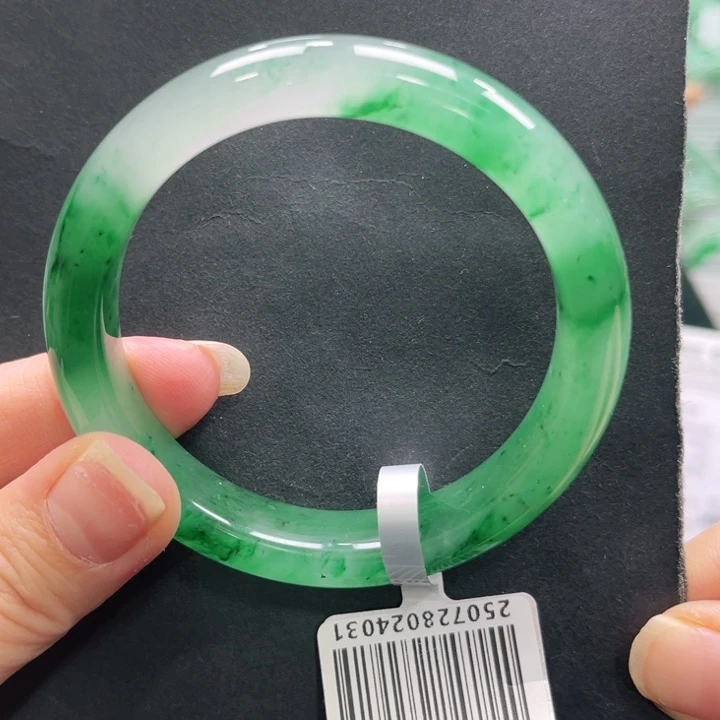 石英质玉（非洲翠）未镶嵌手镯