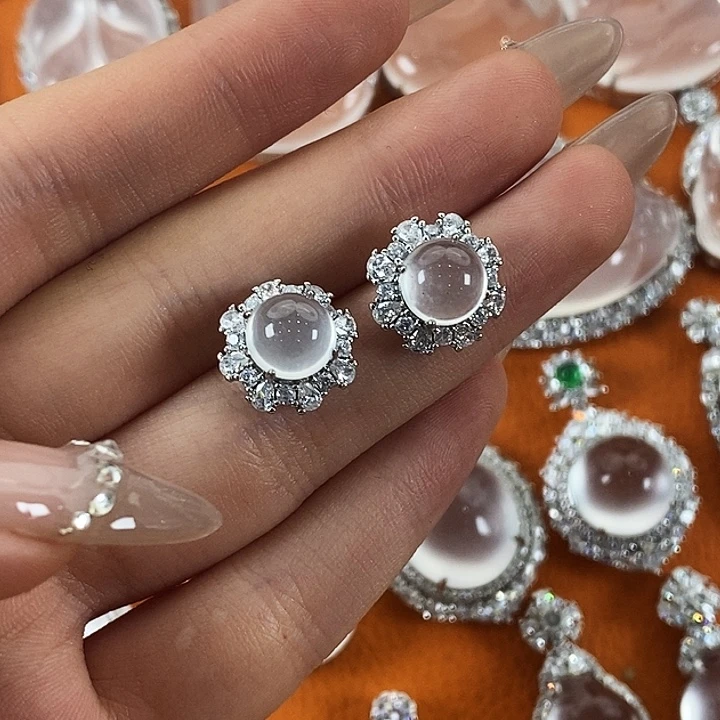 石英质玉未镶嵌颈饰