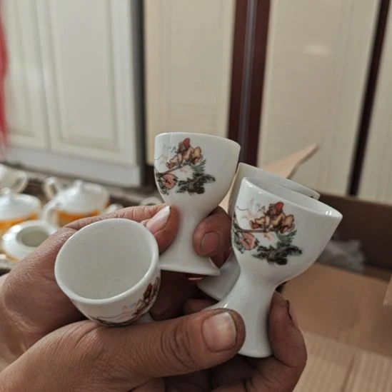 库存微瑕三打白骨精酒杯四个