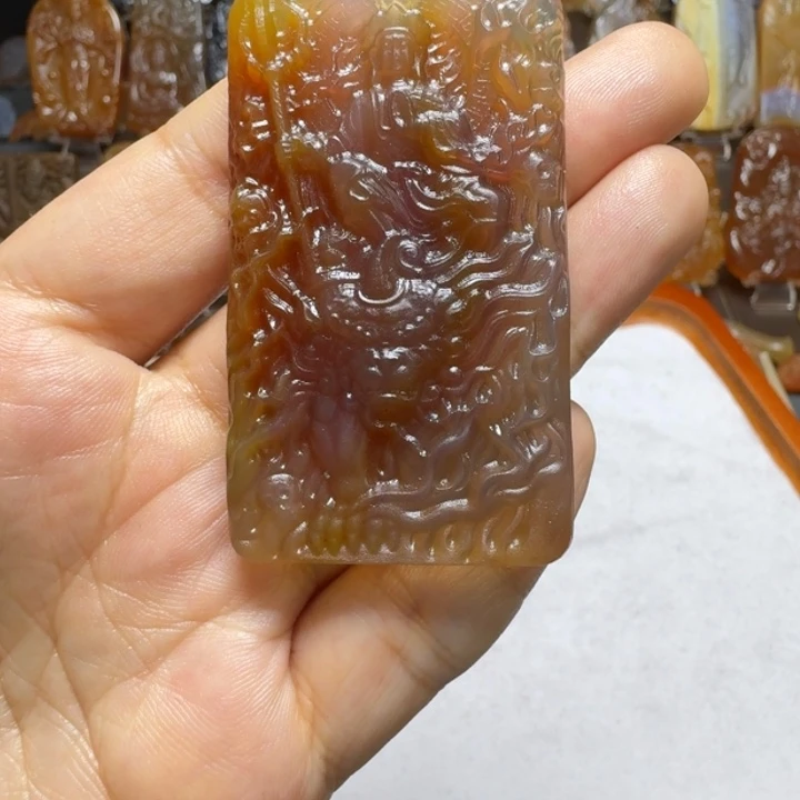 玛瑙/玉髓颈饰未镶嵌禅**者